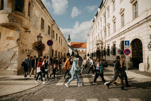 Top stratégies pour investir dans une ville étudiante animée
